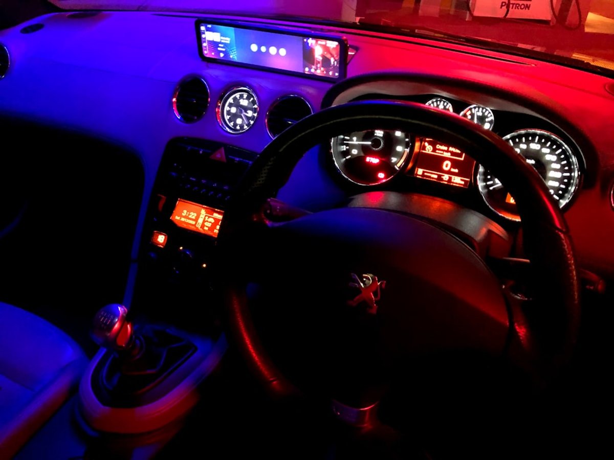 Éclairage LED d'ambiance RGB 16M couleurs voiture