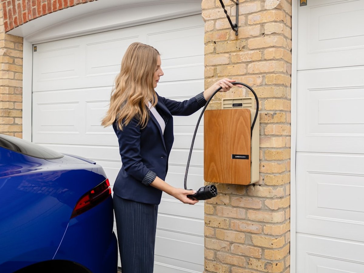 Wallbox 11 kW connectée Wi-Fi voiture électrique